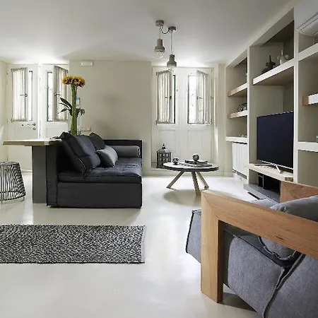 Thiseio 1915 Apartment
